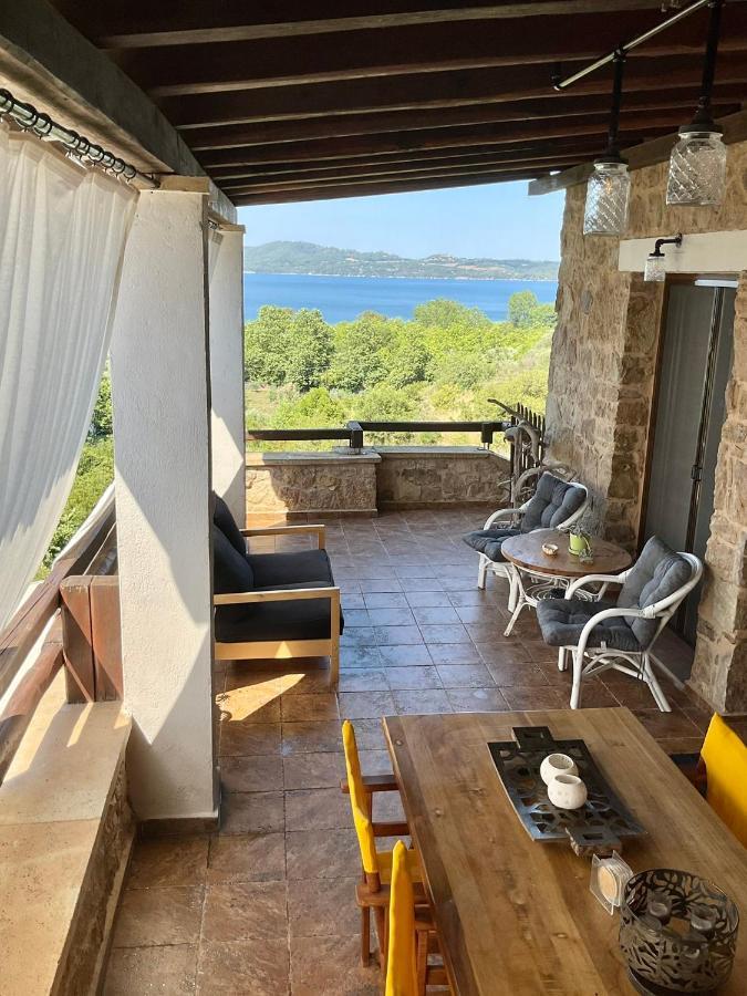 Вилла Stonehouse & Casa Al Sole E Al Mare Неа-Рода Экстерьер фото