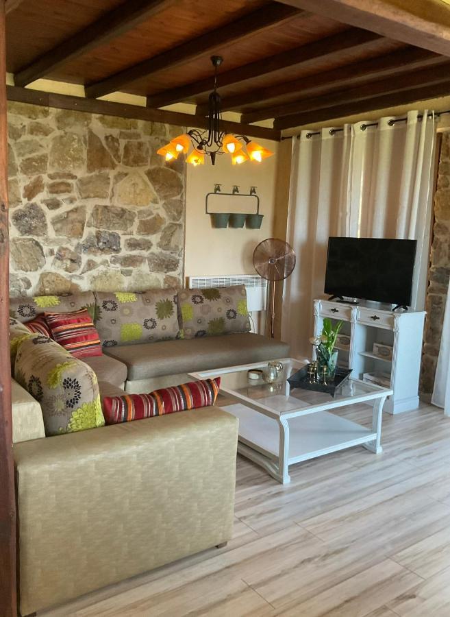 Вилла Stonehouse & Casa Al Sole E Al Mare Неа-Рода Экстерьер фото